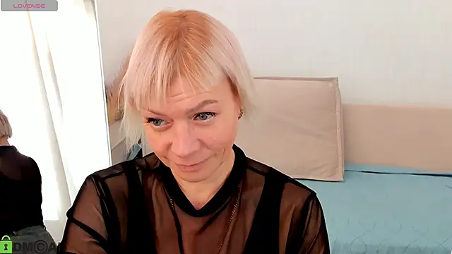 Snapshot of Ann_Annise chatting on April 2026 01:03:01 AM Ann Annise online show from April 2026 01:03:01 AM