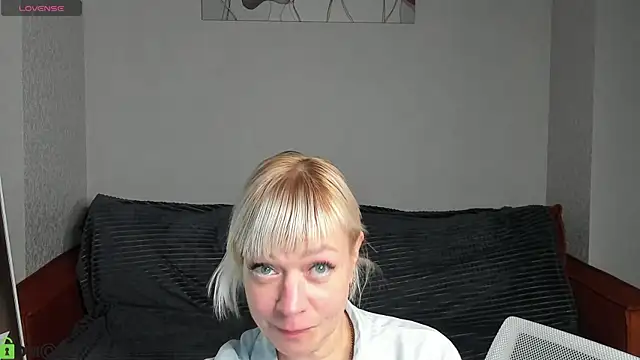Snapshot of Ann_Annise chatting on May 2026 02:45:01 PM Ann Annise online show from May 2026 02:45:01 PM
