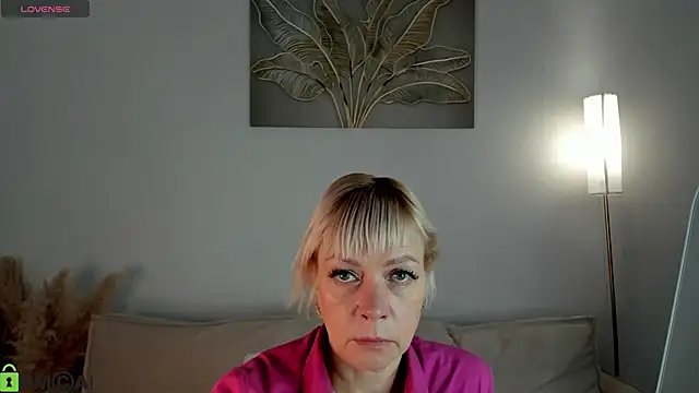 Snapshot of Ann_Annise chatting on May 2026 01:14:02 AM Ann Annise online show from May 2026 01:14:02 AM