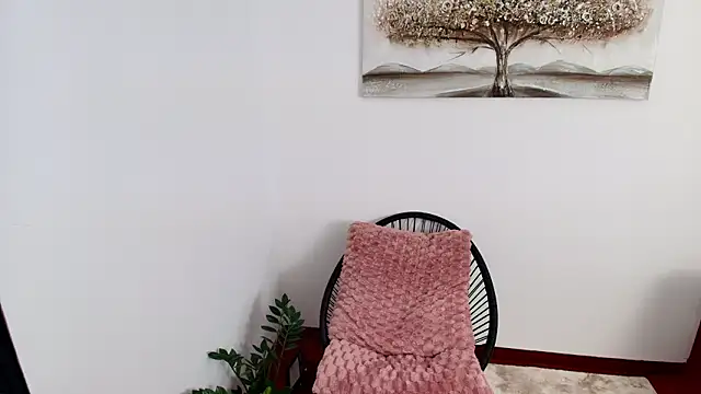 Snapshot of MissyScarlet chatting on February 2026 05:15:01 AM MissyScarlet online show from February 2026 05:15:01 AM