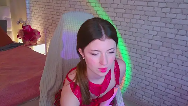 Snapshot of LunarDreamm chatting on February 2026 01:27:02 PM LunarDreamm online show from February 2026 01:27:02 PM