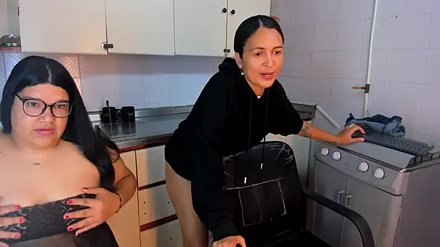 Snapshot of DannaAndSofi1 chatting on February 2026 11:05:02 AM DannaAndSofi1 online show from February 2026 11:05:02 AM