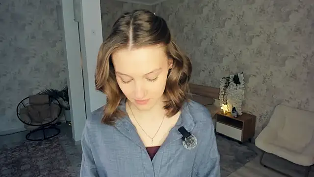 LianneBynon online show from February 2026 08:18:02 AM