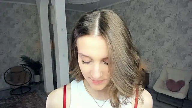 LianneBynon online show from April 2026 08:45:01 AM