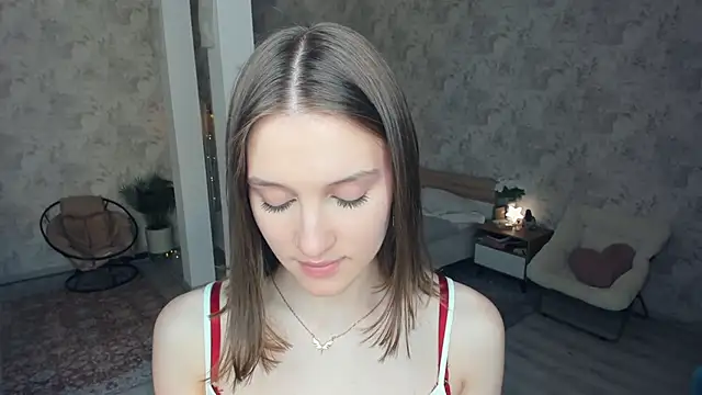 LianneBynon online show from May 2026 08:32:01 AM