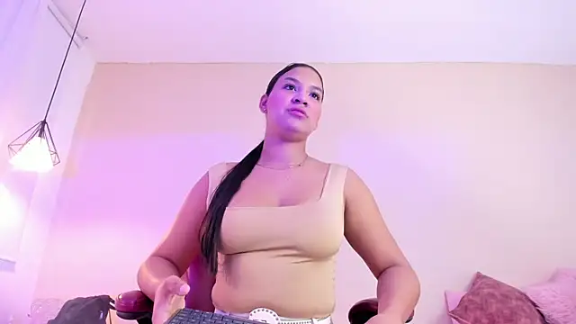 bellawild  online show from April 2026 12:05:02 PM