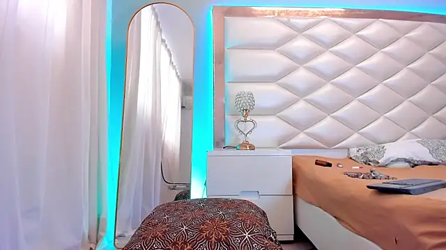 EvelynDivine online show from February 2026 01:21:01 PM