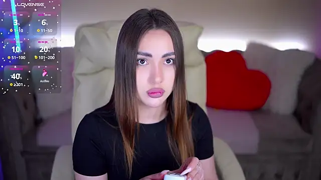 Snapshot of OliviaMoore_ chatting on February 2026 01:54:02 PM OliviaMoore online show from February 2026 01:54:02 PM