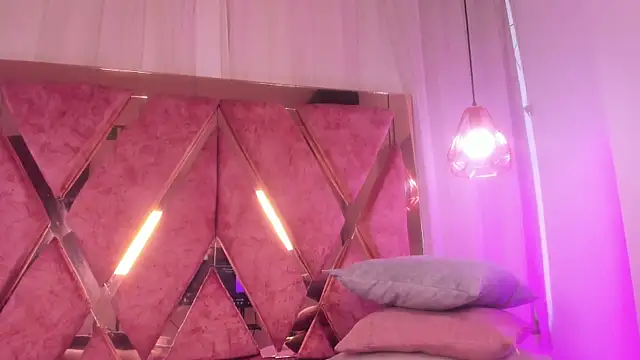 shantal cooper  online show from April 2026 08:53:02 PM