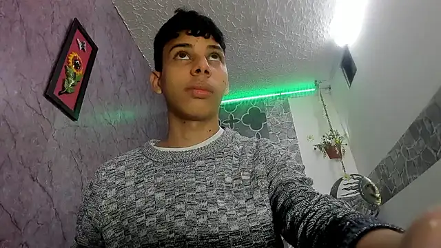 Snapshot of sexyboys_cutexx18 chatting on February 2026 09:13:01 PM sexyboys cutexx18 online show from February 2026 09:13:01 PM