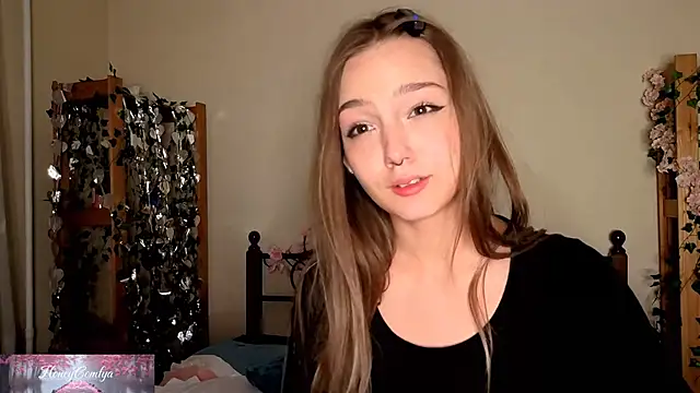 HoneyComfy online show from May 2026 04:04:02 PM