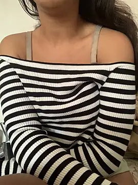 Nour-Lina online show from February 2026 09:32:02 AM