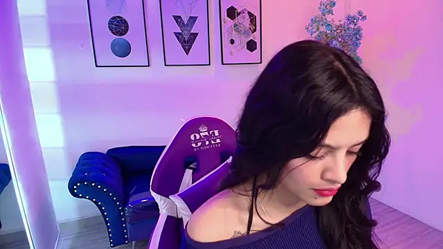 Maddie T18 online show from April 2026 11:25:02 AM