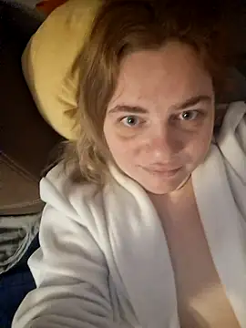 Snapshot of VitniKis chatting on February 2026 06:52:01 AM VitniKis online show from February 2026 06:52:01 AM