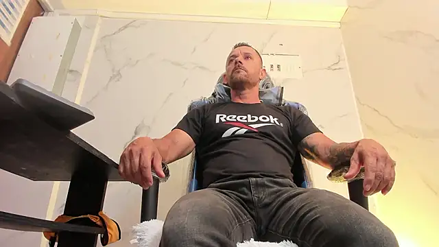 Snapshot of HardenedDad chatting on March 2026 07:20:01 PM HardenedDad online show from March 2026 07:20:01 PM