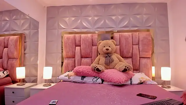 Paris Velvet online show from March 2026 10:48:01 PM