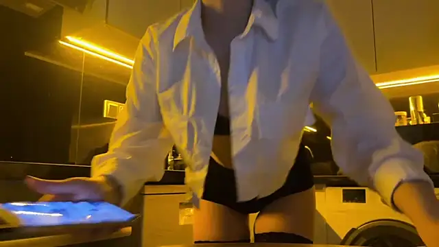 BlackFox V online show from March 2026 08:27:02 PM