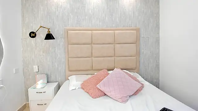 AriaaMoon  online show from May 2026 09:53:02 PM