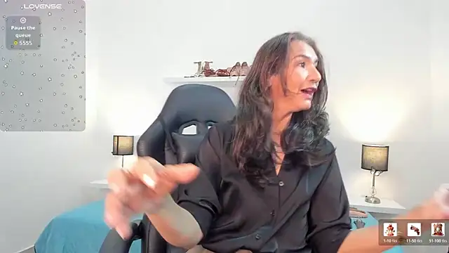 Emma Mendozaa online show from March 2026 11:37:01 AM