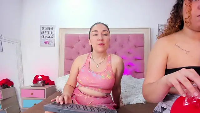 Snapshot of AmbarClarck chatting on February 2026 12:02:01 PM AmbarClarck online show from February 2026 12:02:01 PM