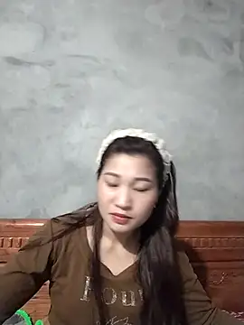 Snapshot of Cryyly chatting on February 2026 12:37:02 PM Cryyly online show from February 2026 12:37:02 PM