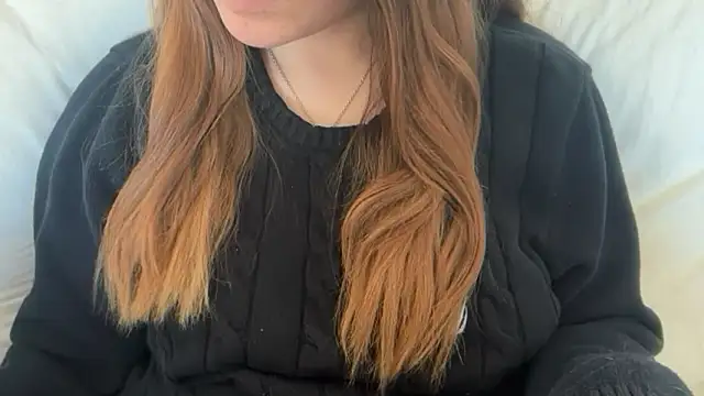 Lucyschickt online show from April 2026 02:52:02 PM