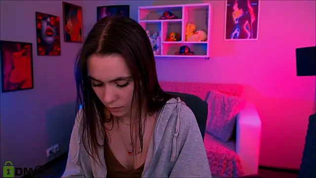 laurenmurrr online show from April 2026 01:41:02 PM