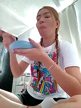 Snapshot of maddie-sar chatting on April 2026 02:17:02 PM maddie-sar online show from April 2026 02:17:02 PM