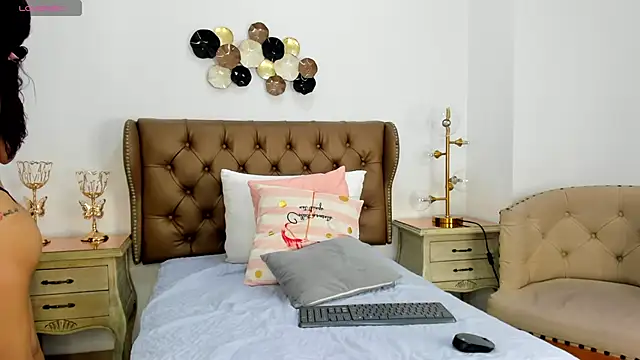 maria 09  online show from April 2026 06:41:01 PM