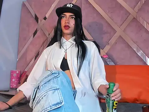 MeghanQueen   online show from February 2026 03:43:01 AM