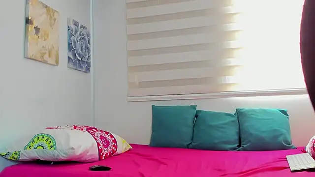 Snapshot of LunaLith chatting on February 2026 03:42:02 PM LunaLith online show from February 2026 03:42:02 PM