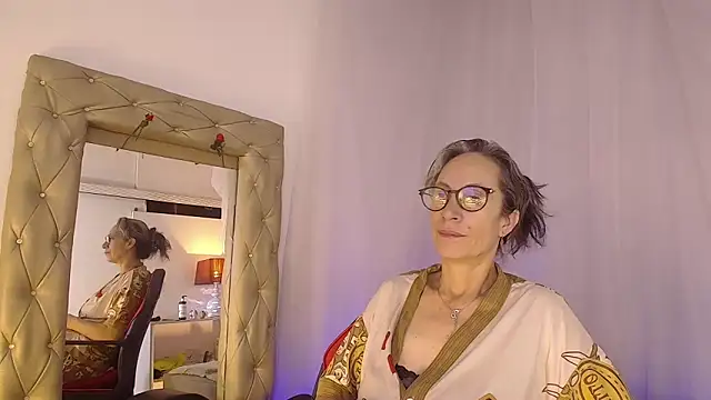 laurasofia45 online show from April 2026 05:12:02 AM