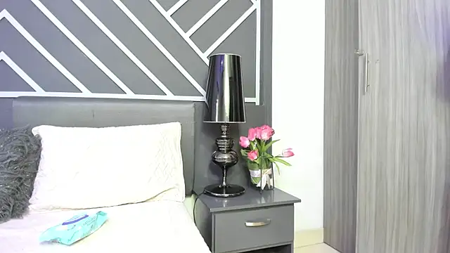 Jessica Boyer online show from July 2026 09:00:01 PM