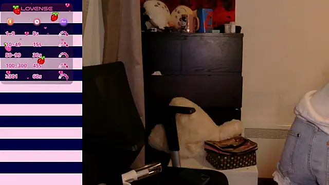 Snapshot of bloggirllaurel chatting on February 2026 01:36:02 AM bloggirllaurel online show from February 2026 01:36:02 AM