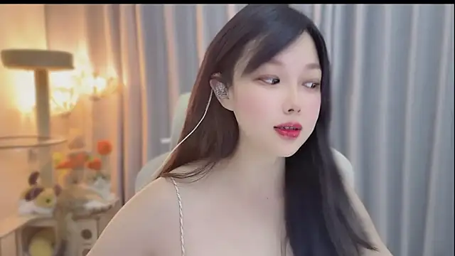 Yumi yuni online show from June 2026 12:22:02 PM