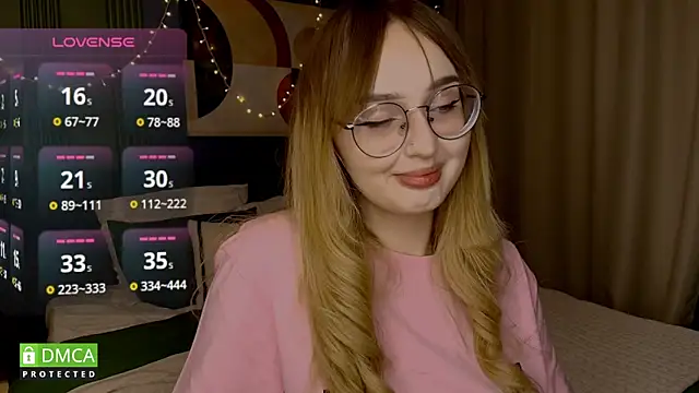 Snapshot of AdeLuna chatting on February 2026 09:18:02 PM AdeLuna online show from February 2026 09:18:02 PM