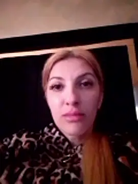 Snapshot of LannaQuinn chatting on April 2026 10:19:02 AM LannaQuinn online show from April 2026 10:19:02 AM