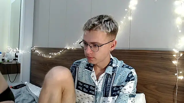 NikiKerryCum online show from March 2026 01:57:02 PM