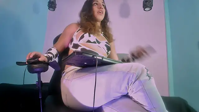 MEW ALIX online show from April 2026 01:36:01 PM