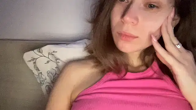 Snapshot of MagicGirl33 chatting on February 2026 05:00:02 PM MagicGirl33 online show from February 2026 05:00:02 PM