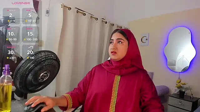 SamiraAwada online show from April 2026 07:07:01 PM