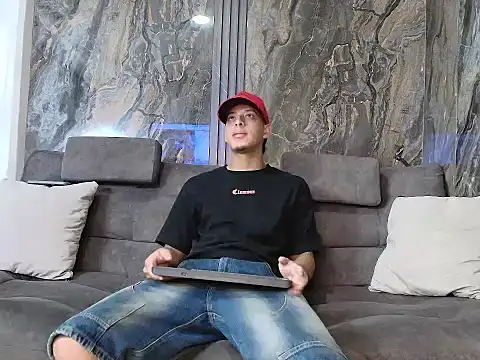 Snapshot of Noah_Blackk chatting on February 2026 01:11:01 PM Noah Blackk online show from February 2026 01:11:01 PM