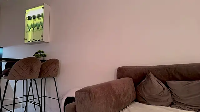 AuraXO online show from July 2026 11:57:01 AM