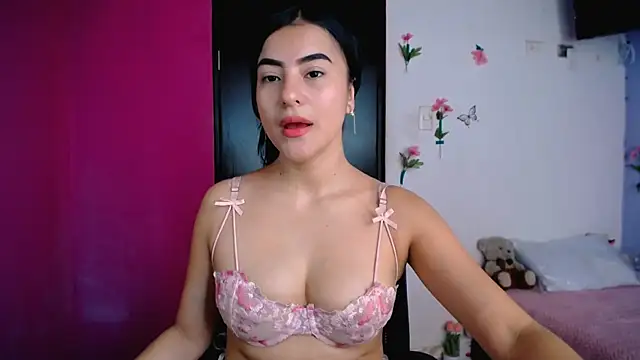 Snapshot of charlotte_petit_ chatting on February 2026 04:06:01 PM charlotte petit online show from February 2026 04:06:01 PM