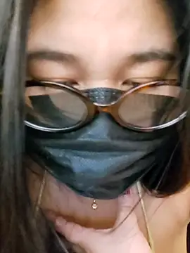 Snapshot of mini27mimi chatting on May 2026 05:29:02 PM mini27mimi online show from May 2026 05:29:02 PM