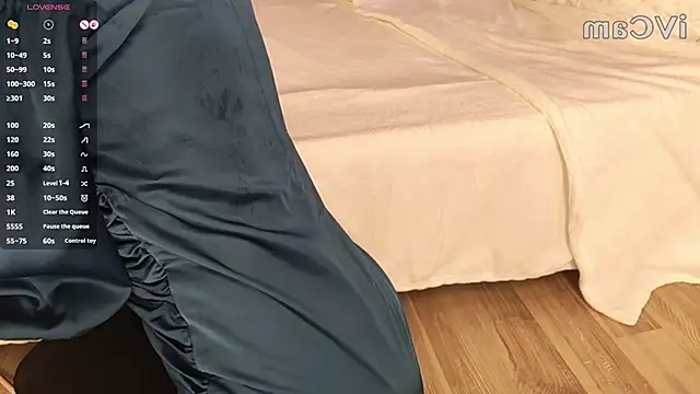 Snapshot of Moonelly chatting on February 2026 10:36:01 PM Moonelly online show from February 2026 10:36:01 PM