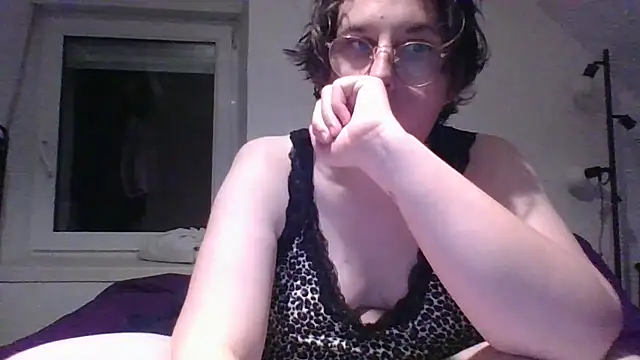 OIseauNoir88 online show from May 2026 07:55:02 PM