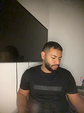 Snapshot of KLEYTON33 chatting on February 2026 05:17:01 AM KLEYTON33 online show from February 2026 05:17:01 AM