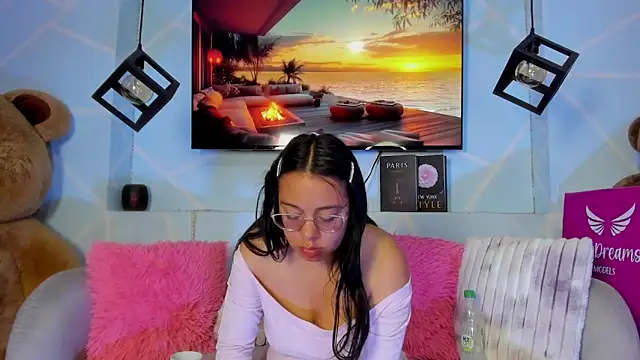 amy noa online show from March 2026 12:49:02 AM