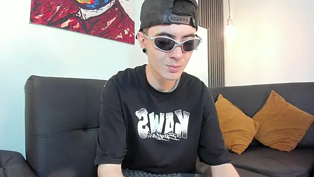 Snapshot of Lio_____ chatting on February 2026 03:32:01 AM Lio online show from February 2026 03:32:01 AM